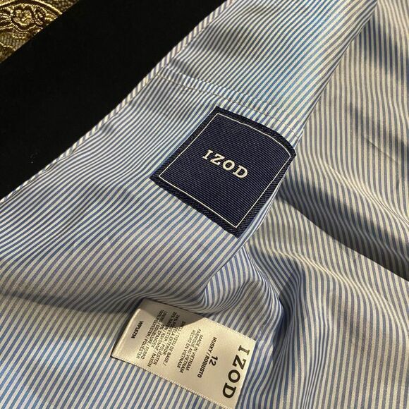 ISO’s size 12 lined navy sports coat perfect condition worn once - Picture 3 of 3